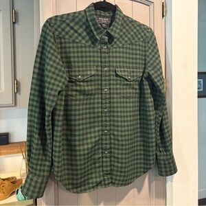 FILSON Women's Buffalo Check Long-Sleeve Shirt, Green/Black, Fits Size M, Snaps